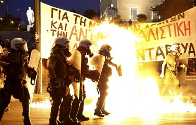 Греция таки пошла на реформы. Но это еще не конец
