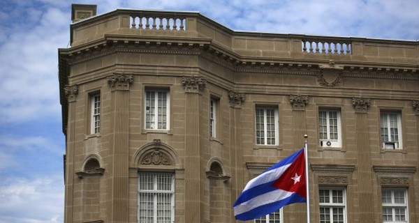 Над США спустя 50 лет снова развевается флаг Кубы