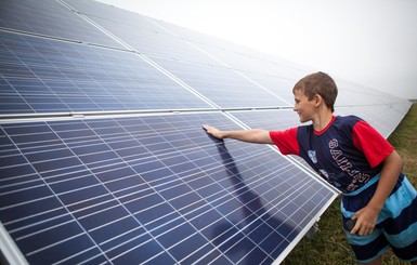 Запорожские коммунальщики греют воду солнечными батареями 