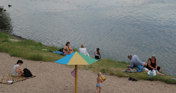 На запорожском пляже запретили купаться