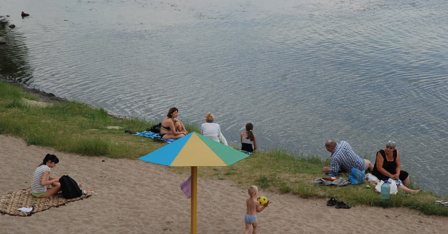 На запорожском пляже запретили купаться