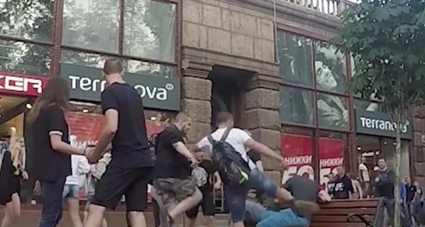 Украинцы повторили эксперимент россиян и выяснили, как реагируют на геев в Киеве