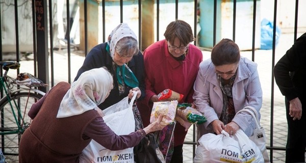 В Донбасс уже почти две недели не могут ввезти гуманитарку