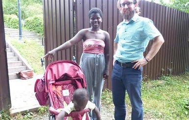 В Ужгороде африканку с годовалым ребенком выкинули из маршрутки