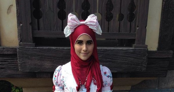 Новый тренд среди мусульманок: кокетливые платья наряду с хиджабами