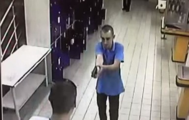 Появилось видео убийства в харьковском супермаркете