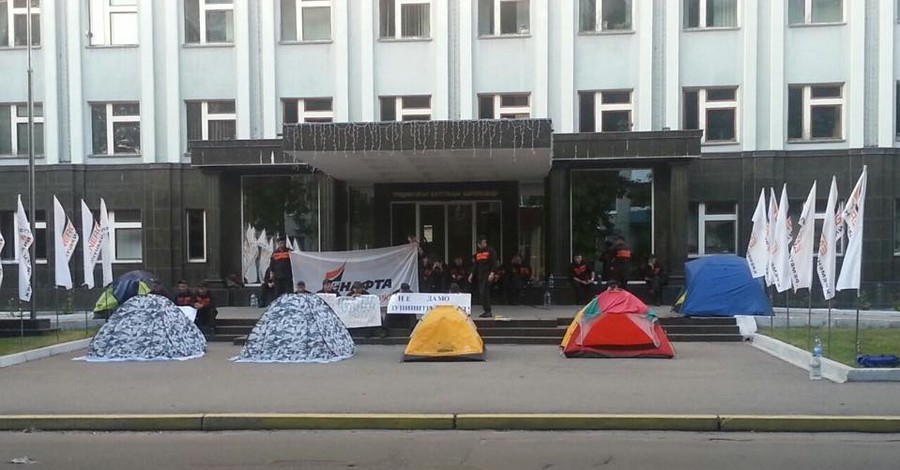 Соцсети: В Кременчуге неизвестные заблокировали офис 