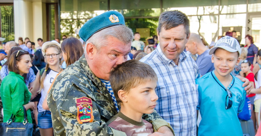 Днепропетровская ОГА отправила на отдых 130 детей переселенцев и бойцов АТО