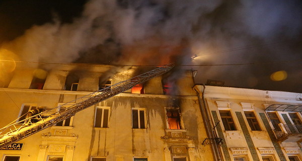 В Тернополе загорелась пиццерия, пожарные боролись с огнем 5 часов