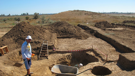 На Арабатской стрелке нашли захоронение эпохи средней бронзы