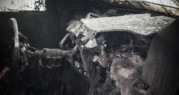 Пожар в центре Донецка: зачем сожгли автомобили ОБСЕ?