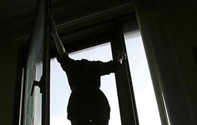 В Киеве женщина выпрыгнула из 7-го этажа