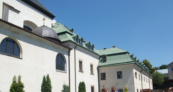 Львовские милиционеры задержали подозреваемого в убийстве женщины в монастыре