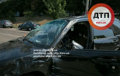 Жара в Киеве: водитель потерял сознание и протаранил три автомобиля