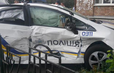 В Киеве полиция попала в аварию, пострадал ребенок