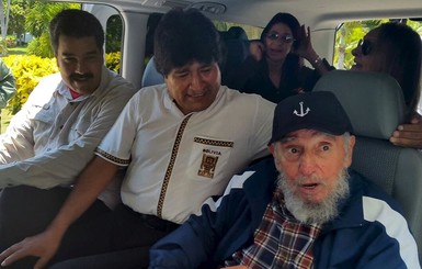 Фотофакт: Фидель Кастро отметил свой день рождения с известными диктаторами