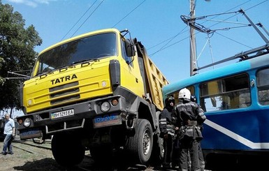 В Одессе трамвай протаранил грузовик, пострадали семь человек