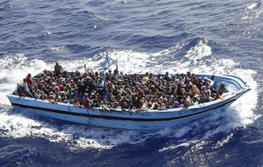 В Средиземном море затонуло судно с мигрантами, погибли 40 человек