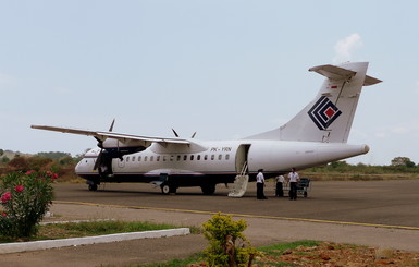 В небе над Индонезией  пропал пассажирский самолет 