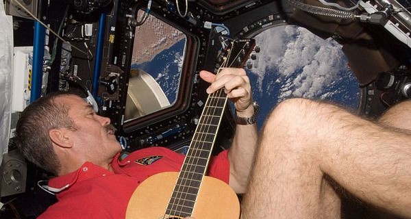 Канадский астронавт записал в космосе музыкальный альбом