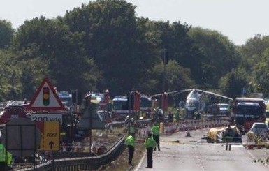 Жертвами авиакатастрофы в Англии стали семь человек
