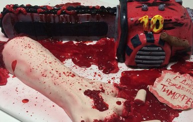 В России мать подарила сыну на день рождения торт в виде отрубленной  руки
