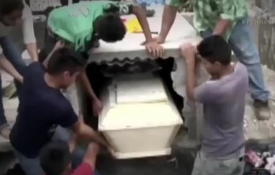 В Гондурасе похоронили заживо беременную девушку 