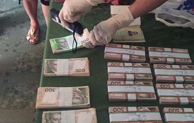 В Сумской области чиновник погорел на взятке в 700 тысяч гривен