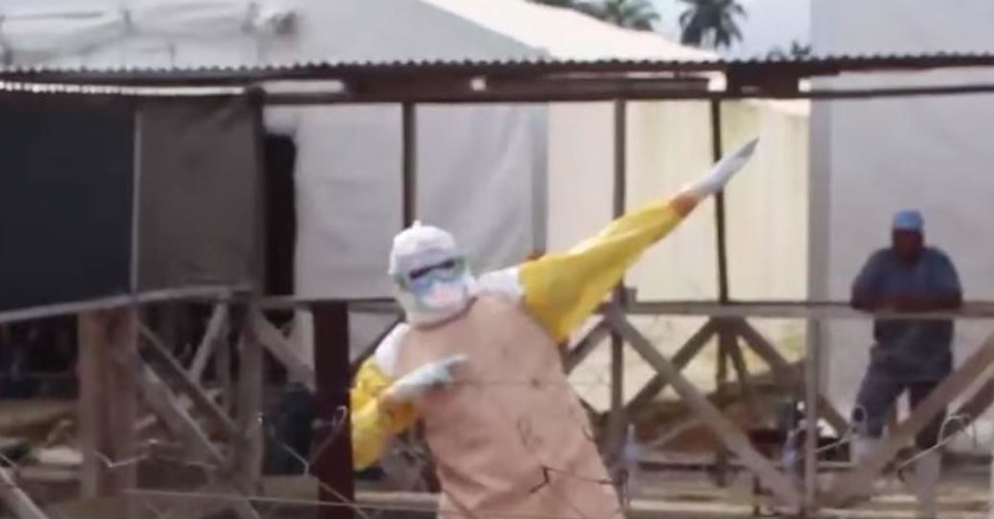 В Сьерра-Леоне отмечают конец эпидемии Эболы песнями и плясками