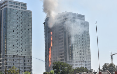 В Одессе загорелась многоэтажка, центр города охвачен дымом