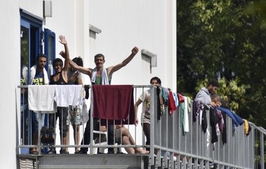 В Германии жители одного из городов вышли на улицу в поддержку мигрантов