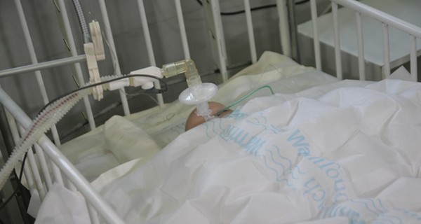 В Днепропетровской больнице умерла 5-месячная Лиля, пострадавшая от обстрела в Марьинке