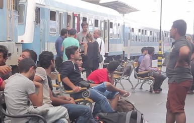 Мигранты на поездах прорвались в Германию