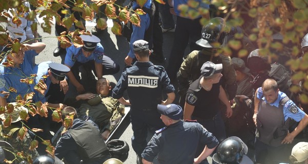 Пострадавшие гвардейцы: 