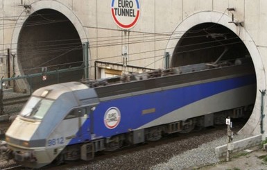 Из-за нелегалов было заблокировано движение поездов между Францией и Англией  