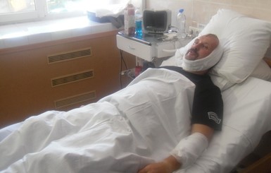 Раненого в АТО начмеда больницы Мечникова продолжают лечить