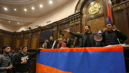 Штурм парламента в Армении