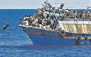Могерини призвала арестовывать суда, которые перевозят мигрантов