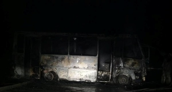 В Запорожье сгорел автобус добровольцев