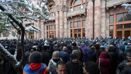 В Армении начался митинг оппозиции с требованием отставки Пашиняна