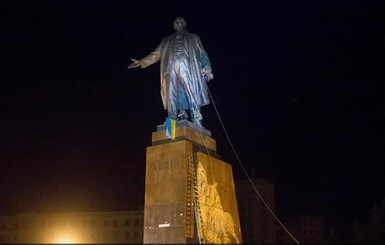 В Киеве снесут 105 памятников времен СССР