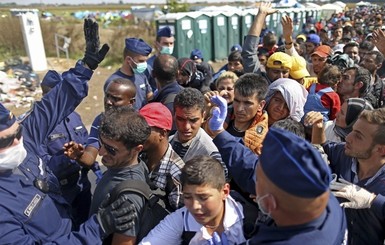 Правительство Венгрии разрешило стрелять по беженцам