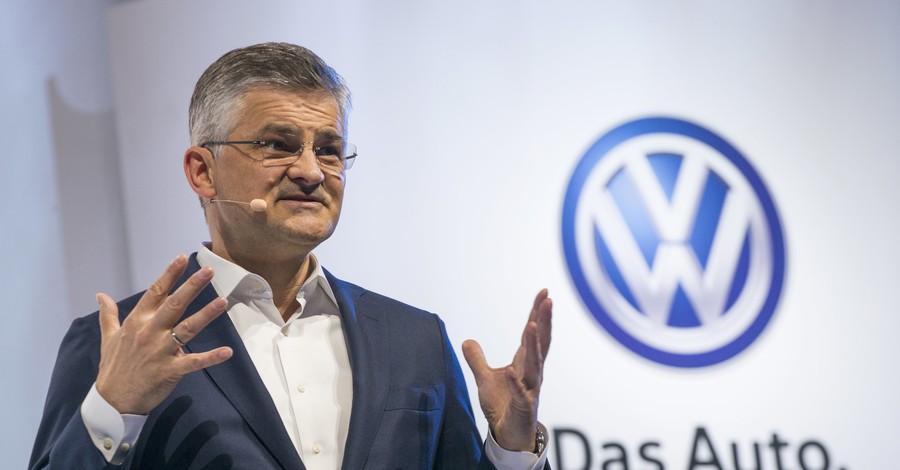 Скандал с Volkswagen: акции продолжают падать, а США грозит штрафом