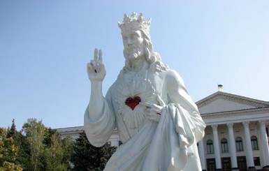 В Краматорске на центральной площади, где стоял памятник Ленину, поставили скульптуру Христа