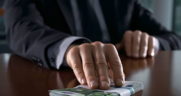 Мариупольской судье-взяточнице грозит до 10 лет заключения