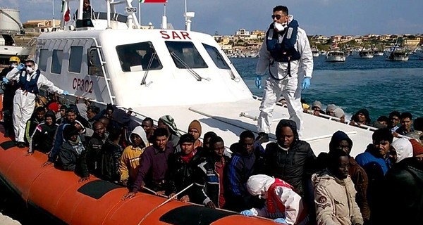 В Турции перевернулась лодка с мигрантами, среди погибших есть дети