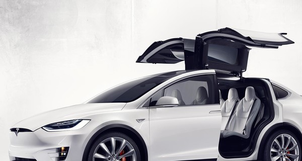 Tesla представила новую Model X SUV