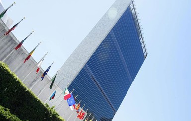 Членов ООН возмутило решение поднять над штаб-квартирой флаг Палестины