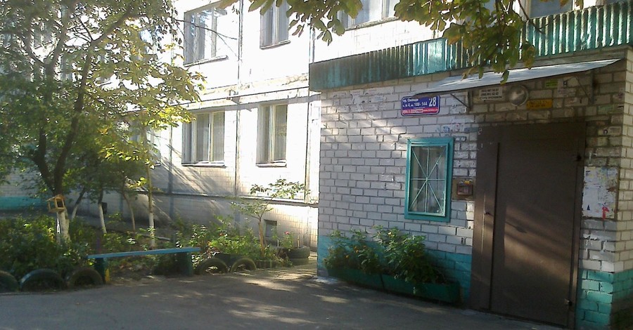 В Киеве трое неизвестных избили молотком темнокожего мужчину