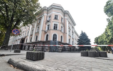 В Одессе никак не застеклят окна в квартирах, пострадавших из-за взрыва у СБУ